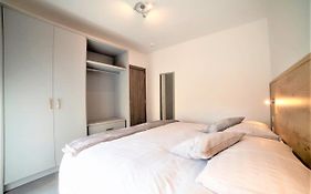 Isky Apartments